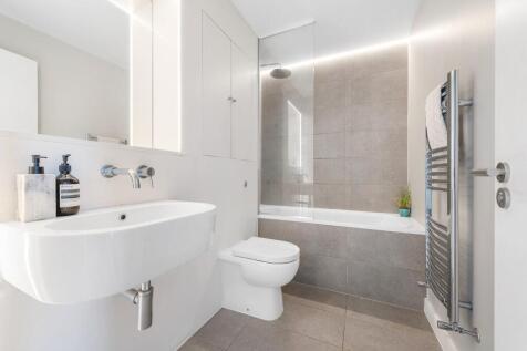 Bathroom.JPG