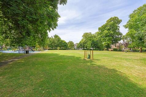 Holmewood Gardens.JPG