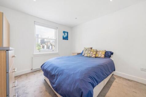 Principal bedroom