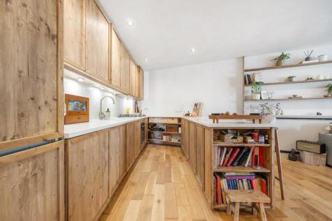 Kitchen.JPG