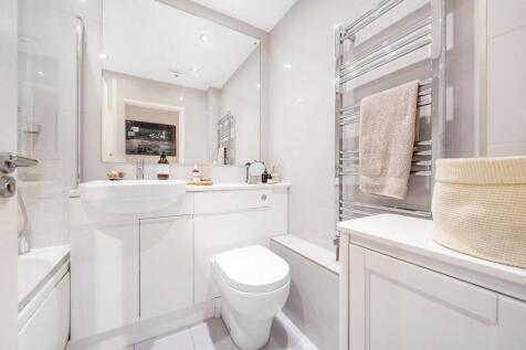 Bathroom.JPG