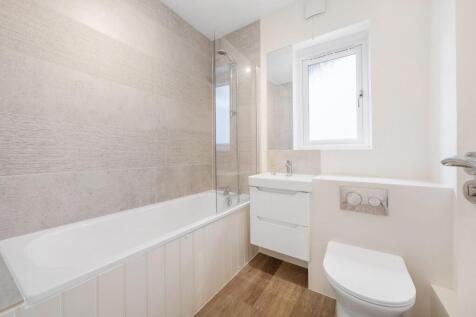 Bathroom.JPG