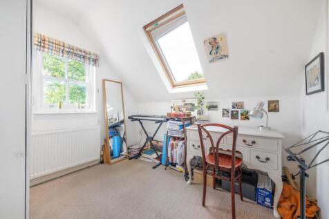 Bedroom 2.JPG