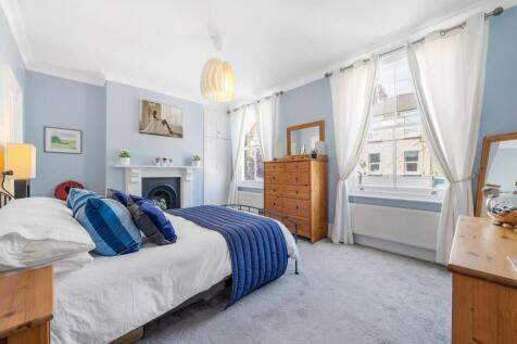 Bedroom (2).JPG