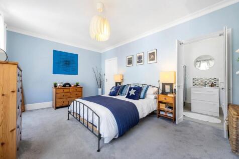 Bedroom.JPG