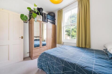 Bedroom (2).JPG