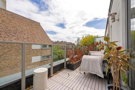 Principal bedroom Terrace.JPG