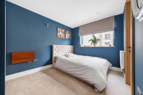 Bedroom 2.JPG