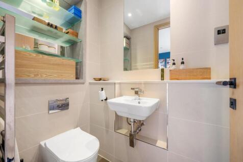 Ensuite 2.JPG