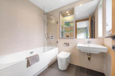 Bathroom.JPG