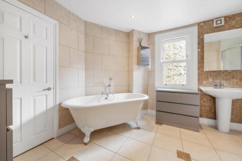 Ensuite.JPG