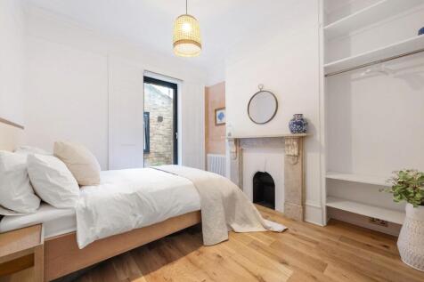 Bedroom 2.JPG