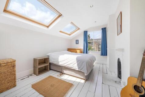 Principal bedroom