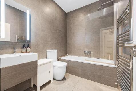 Bathroom.JPG