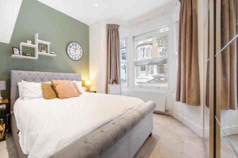 Bedroom.JPG
