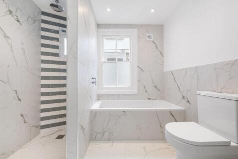 Bathroom 1.JPG