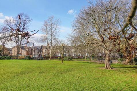 Holmewood Gardens.jpg