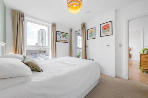 Bedroom (2).JPG