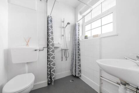 Bathroom.JPG