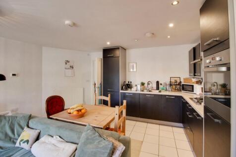 Open Plan Kitchen / Living Room