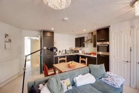 Open Plan Kitchen / Living Room