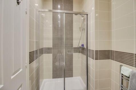Ensuite to Bedroom One