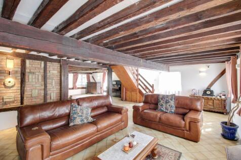 Living &amp; Family Room