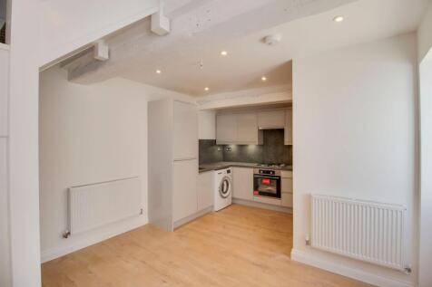 Kitchen / Living Area