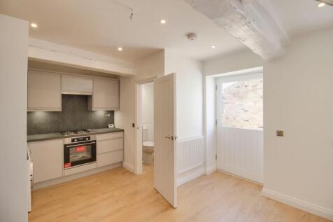 Kitchen / Living Area