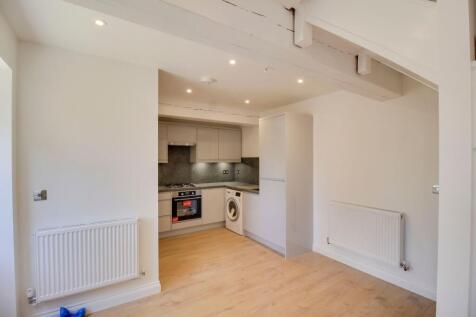 Kitchen / Living Area