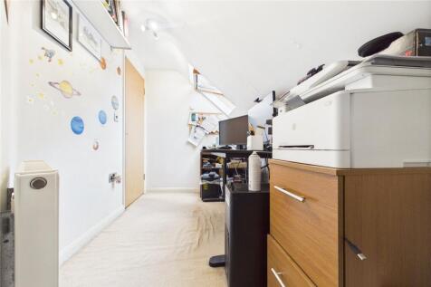 Bedroom/Office
