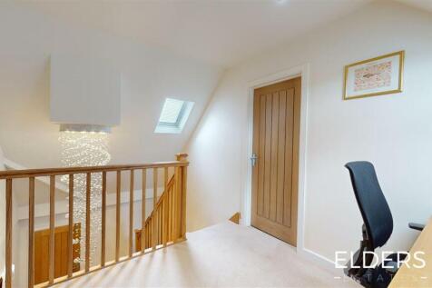 GALLERIED LANDING