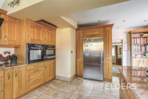 KITCHEN &amp;