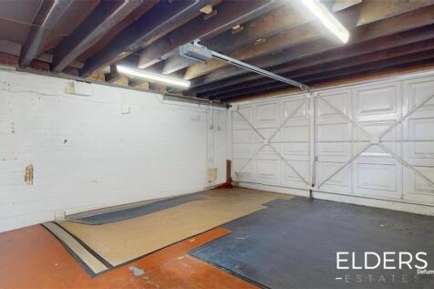 DOUBLE GARAGE