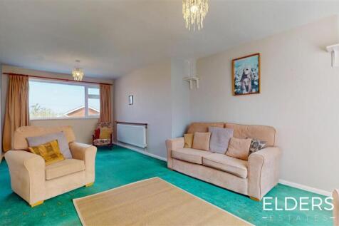 LOUNGE/DINING AREA