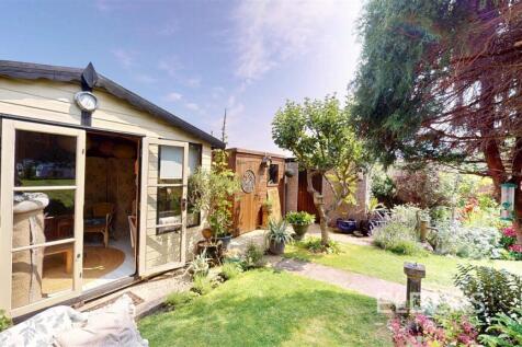 SUMMER HOUSE