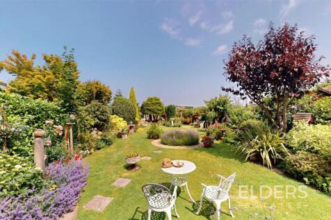 REAR GARDEN -