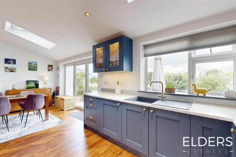 OPEN PLAN DINING