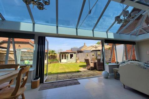 GARDEN ROOM ..jpg