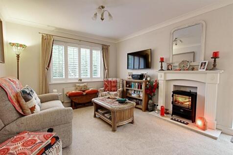 Living Room 1.jpg