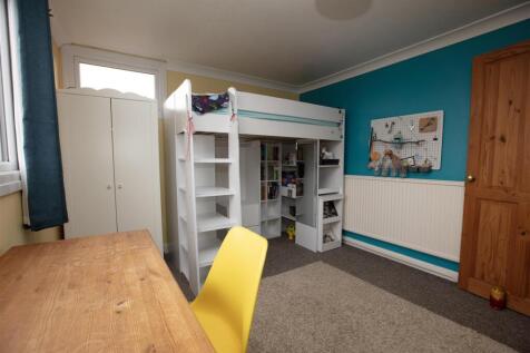 Bedroom3_02.jpg
