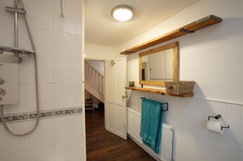 Bathroom02.jpg