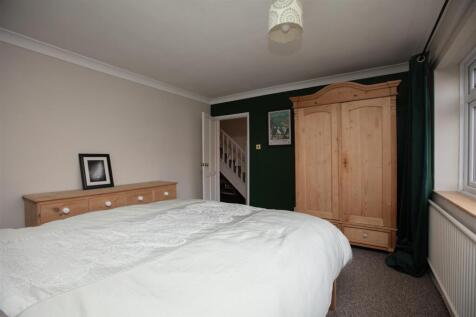Bedroom1_02_gndFloor.jpg