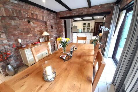dining room 1.jpg
