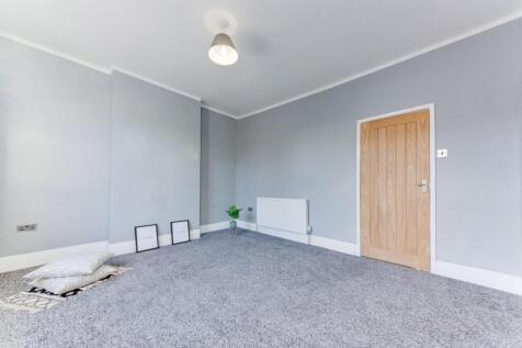 Bedroom 1.2.jpg