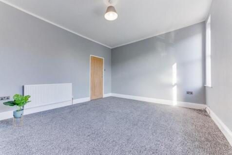 Bedroom 1.3.jpg