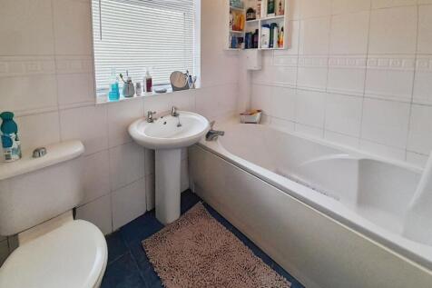 pbox-bathroom-313541.jpg
