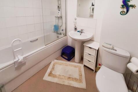 pbox-bathroom-313811.jpg