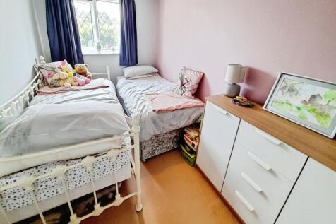 pbox-bedroom-315896.jpg