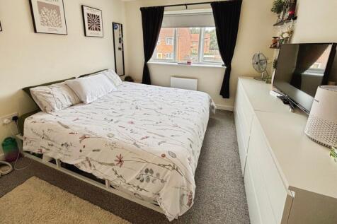 pbox-bedroom-321273.jpeg